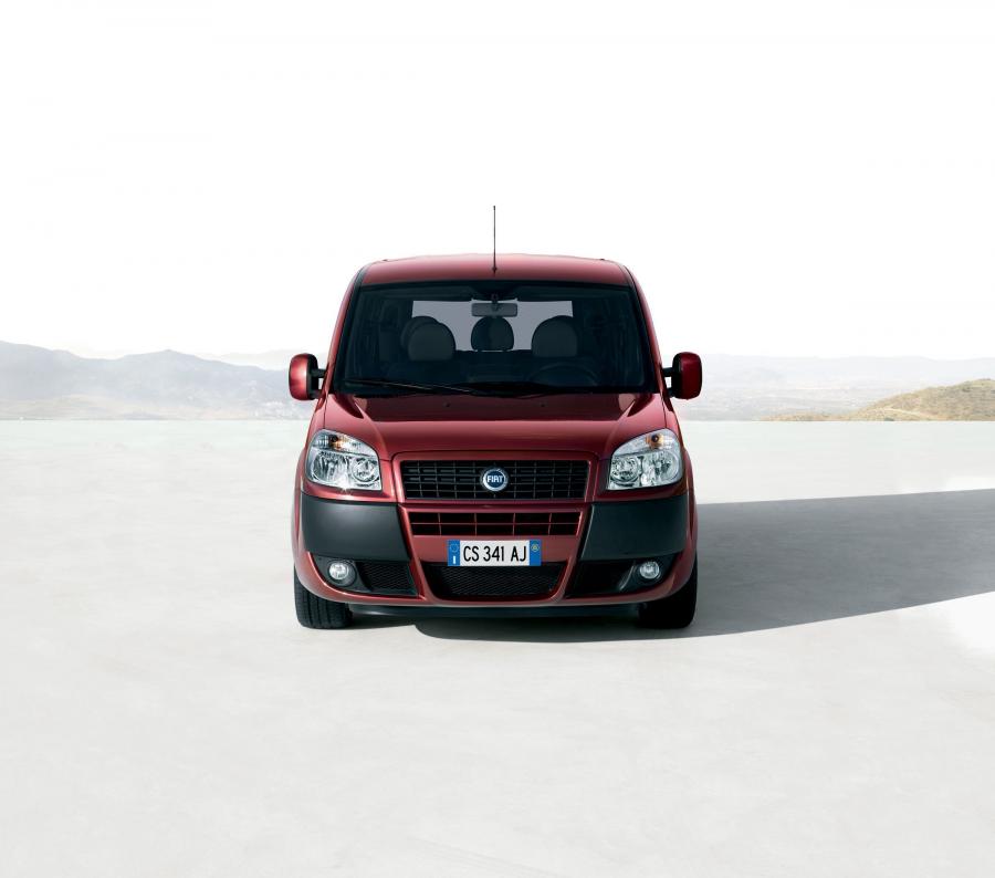  Fiat Doblo 2006 года  (фото 9 из 22)